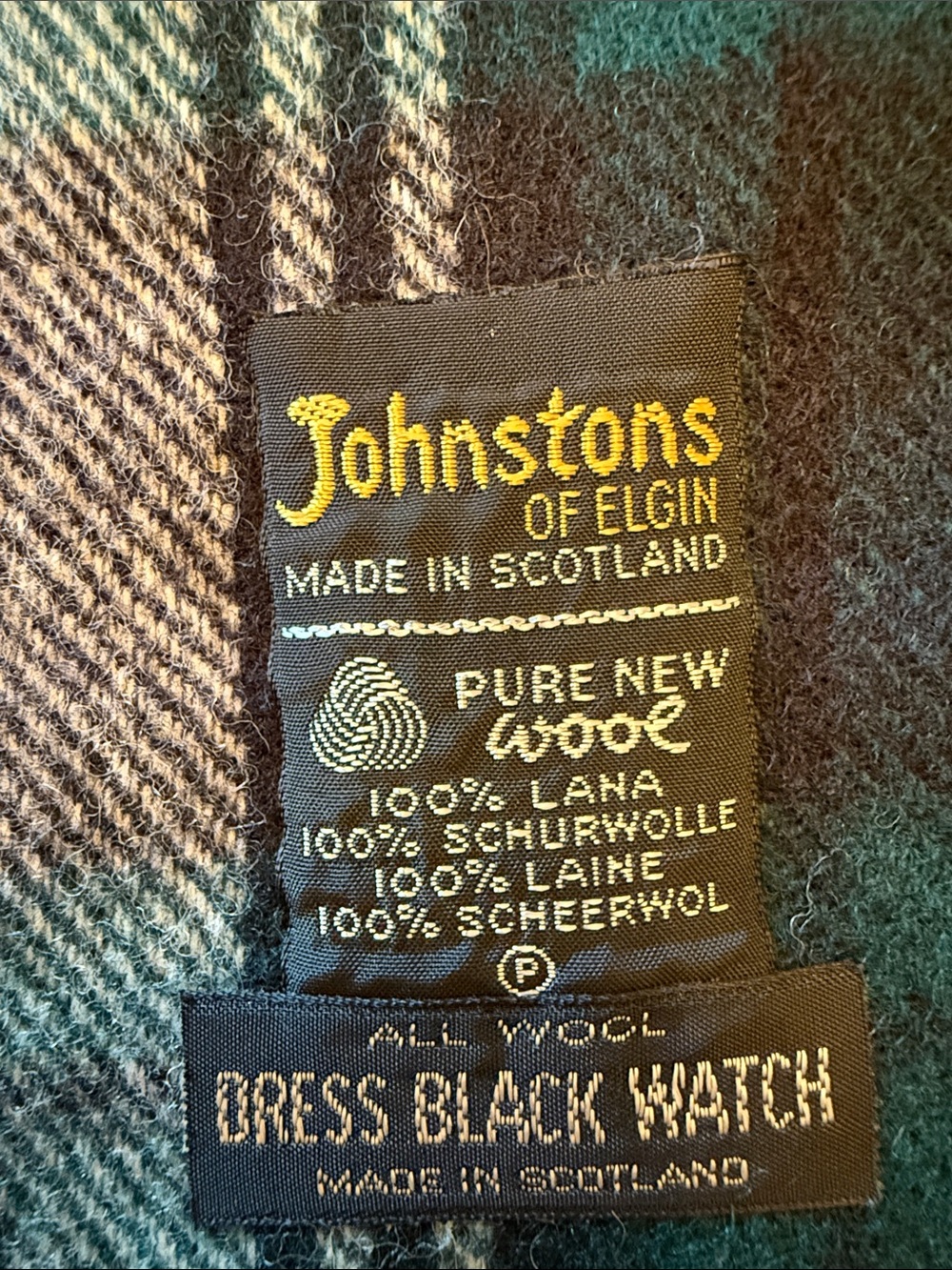 Johnstons of Elgin Black Watch Tartan Scarf 100% Wool Made Scotland - Picture 2 of 8